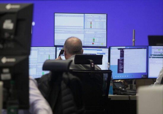 Dax kaum verändert - abwartende Haltung dominiert