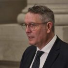 Schweitzer pocht auf Frau als Bundespräsidentin