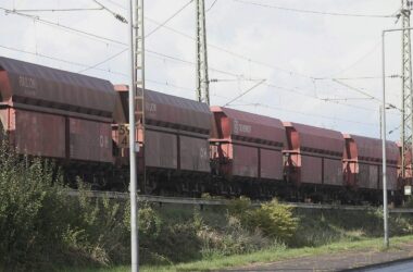 DB Cargo reaktiviert alte Güterwagen wegen Niedrigwasser