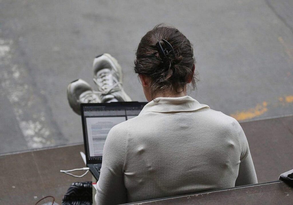 Sicherheitspolitiker warnen vor Risiken offener KI-Modelle