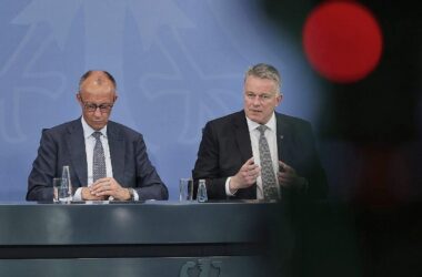 Schnieder kritisiert Merz für Regierungsumbildung