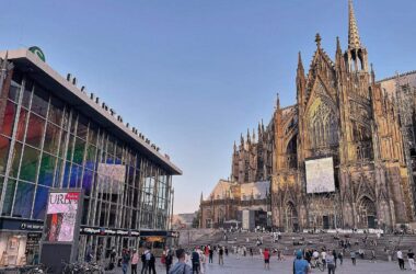 Köln soll Abschiebehilfe abgelehnt haben - Rufe nach Konsequenzen