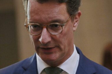 Wüst zurückhaltend bei nationaler Feuermanagementstrategie