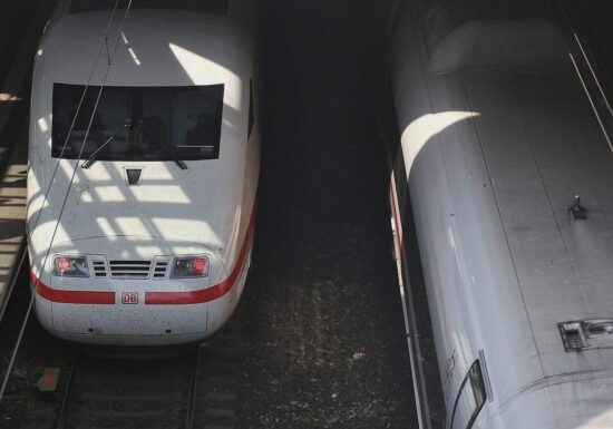 SPD unterstützt Bilgers Boni-Vorstoß für Bahn-Manager