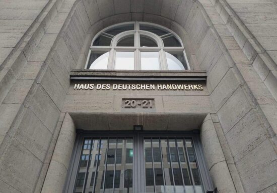 Handwerksverband drängt auf Senkung der Lohnnebenkosten