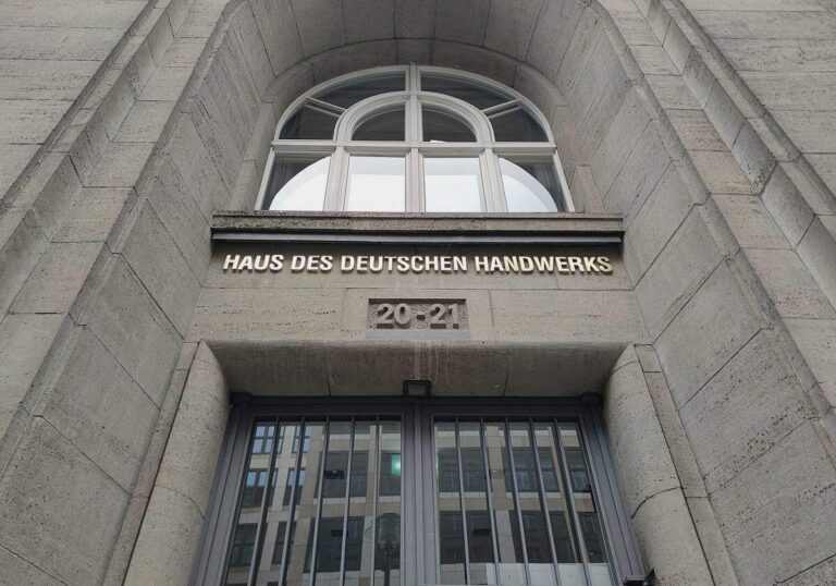 Handwerksverband drängt auf Senkung der Lohnnebenkosten