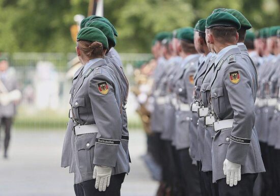 Bundeswehr schreibt ehemalige Wehrdienstleistende an
