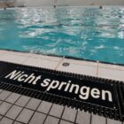 Schwimmmeister mahnen Eltern zu mehr Aufsicht in Bädern