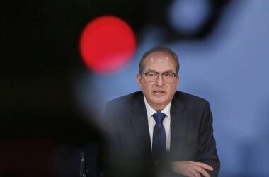 Dobrindt will Verfassungsschutz zu aktivem Geheimdienst umbauen