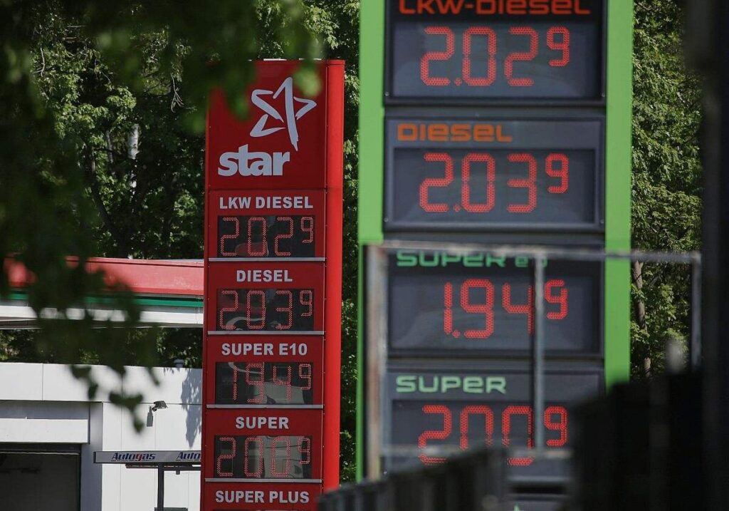 Klingbeil macht USA für hohe Spritpreise verantwortlich