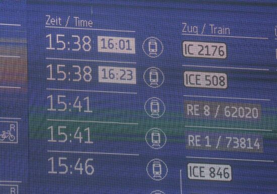 Verkehrsminister will Bahn-Boni an Pünktlichkeit koppeln