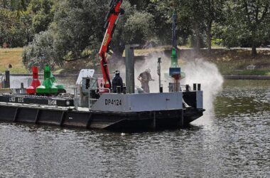 Krischer: Fahrrinnen-Optimierung am Rhein zentral