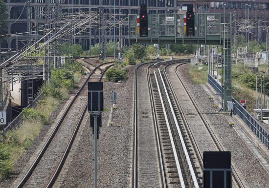 Grüne fordern mehr Geld für Schieneninfrastruktur
