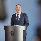 Dobrindt bestätigt Waffenfund - Ausländische Geheimdienste helfen
