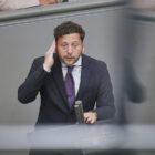 Grünen-Chef kritisiert Attestpflicht als "Quatsch"