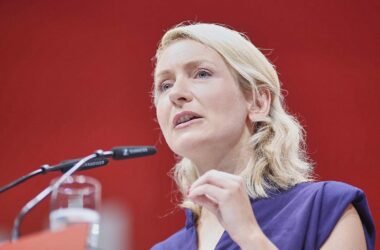 Linke beharrt in Berlin auf Vergesellschaftungen