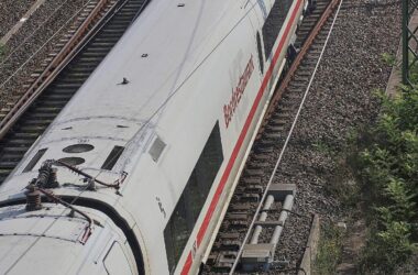 Bahn hielt 800.000 Wasserpackungen für Hitzenotfälle bereit