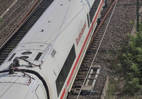 Bahn hielt 800.000 Wasserpackungen für Hitzenotfälle bereit