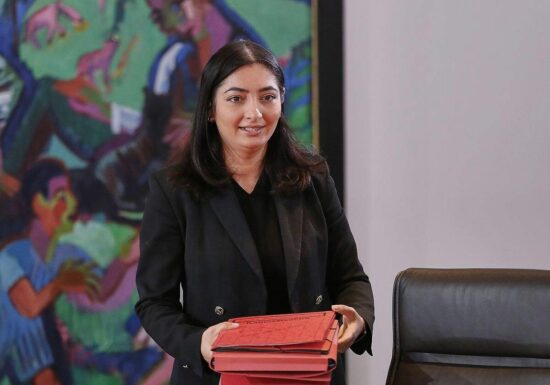 Alabali Radovan will in Indonesien für Energie-Kooperationen werben