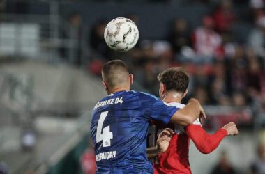 DFB-Pokal: Schalke gewinnt in Halle erst nach Verlängerung