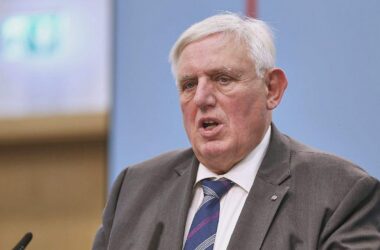 Laumann: Rentenreform vollständig umsetzen