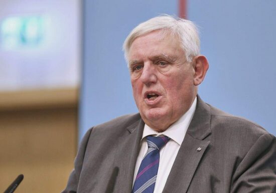 Laumann: Rentenreform vollständig umsetzen