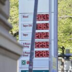 Ökonom warnt vor höheren Spritpreisen wegen Niedrigwasser