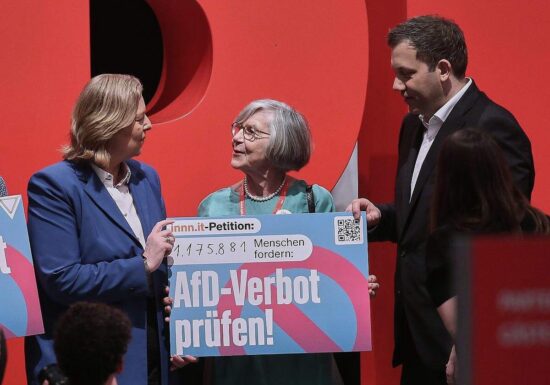 Linke fordert SPD zu AfD-Verbotsverfahren auf
