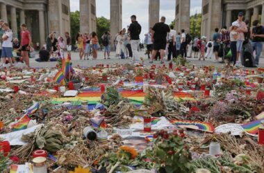 Nach CSD-Anschlag: FDP für Schließung radikaler Moscheen