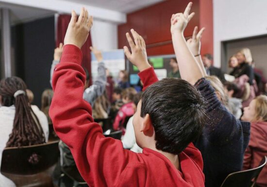 Prien fordert stärkere Priorisierung der Bildung