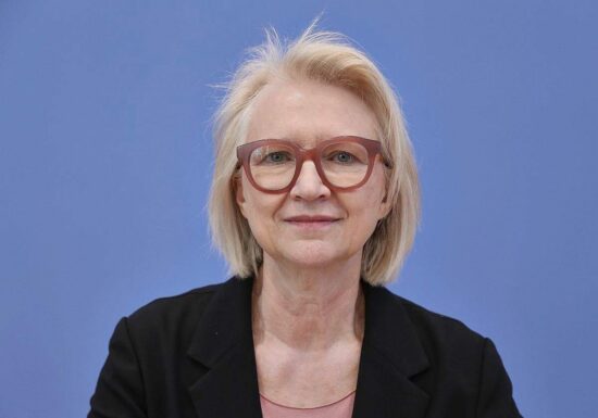 Schnitzer lobt Festhalten von Merz an Reformkurs