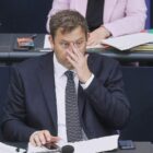 Klingbeil will Finanzwissen der Bürger verbessern