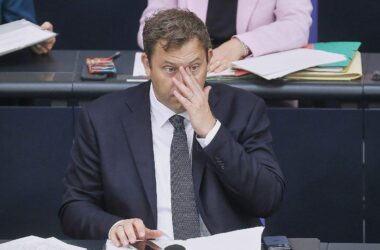 Klingbeil will Finanzwissen der Bürger verbessern