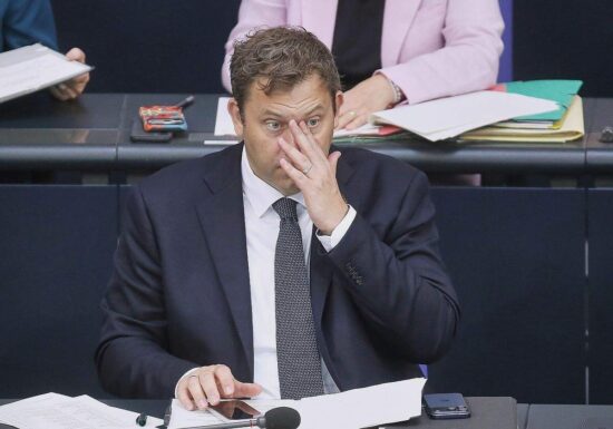 Klingbeil will Finanzwissen der Bürger verbessern