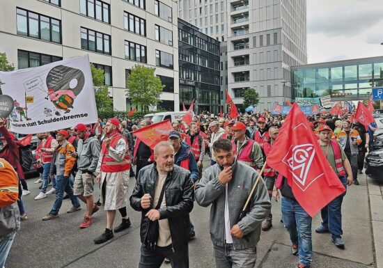 IG Metall will Politikwende gegen Sozialabbau