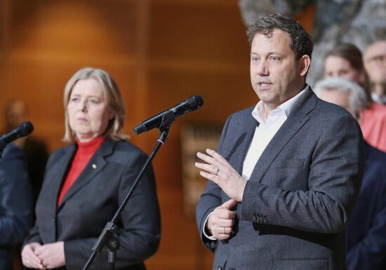 SPD-Abgeordneter Töns fordert Trennung von Partei- und Ministeramt