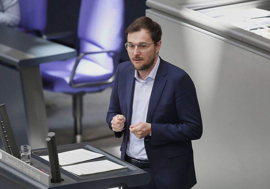 Politiker fordern Sicherheitscheks für Forschungseinrichtungen