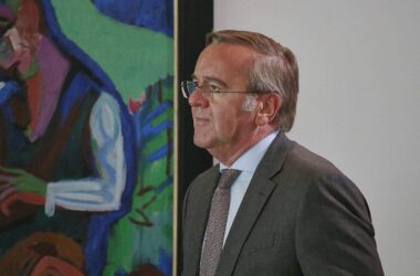 Scharping: Pistorius ist bester Verteidigungsminister seit Schmidt