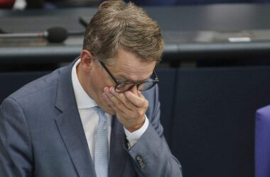 SPD-Fraktionschef Miersch stoppt Linnemanns Pflegereform