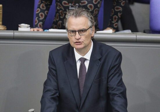 Krings fordert härtere Schritte gegen Sozialleistungsmissbrauch