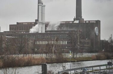 Autoexperte: Einsparungen allein werden VW nicht retten