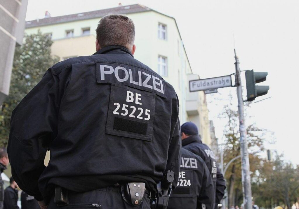 Mansour: Berliner Polizei braucht mehr Unterstützung statt Kritik