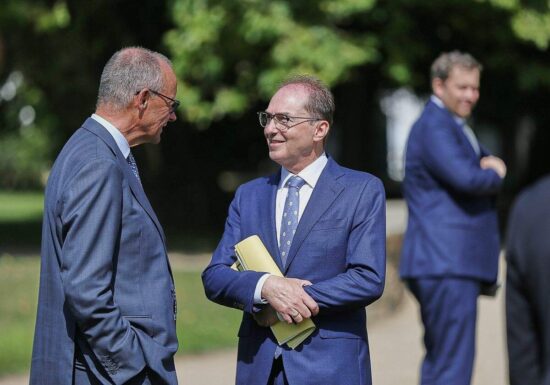 Dobrindt warnt Koalition vor Personaldebatten