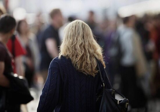Analyse: Frauen zahlen höhere Zinsen für Kredite als Männer