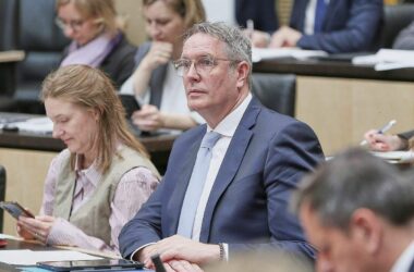 Schweitzer: Union muss Hängepartie um Kanzler beenden