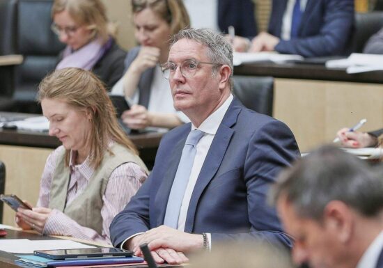 Schweitzer: Union muss Hängepartie um Kanzler beenden