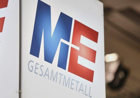 Gesamtmetall will Kürzung des Arbeitslosengeldes auf zwölf Monate