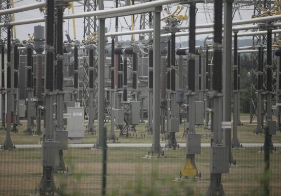 Angriffe auf Umspannwerke: NRW-Energieministerin kritisiert Regierung
