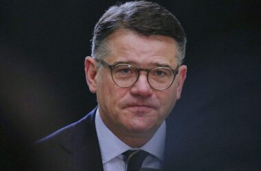 Rhein lehnt Steuererhöhungen kategorisch ab