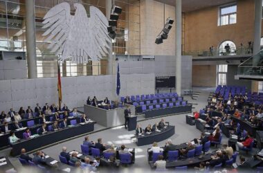 Haushaltswoche beginnt - Klingbeil sieht Aufschwung